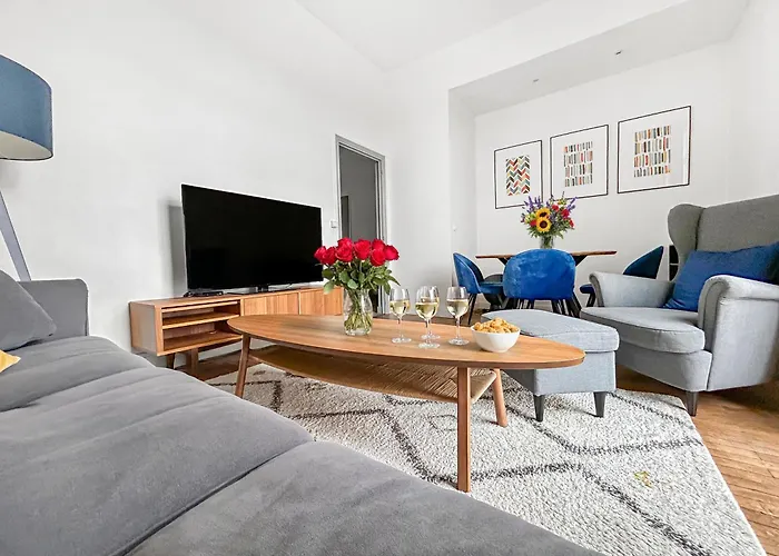 Apartment T3 Spacieux Et Convivial, Vue Imprenable Tours