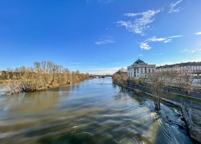 T3 Spacieux Et Convivial, Vue Imprenable Tours